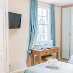 Nocleg ze śniadaniem Comfortable Lovely Twin In A Quiet Location 3*