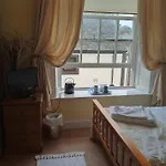 Comfortable Lovely Twin In A Quiet Location Nocleg ze śniadaniem