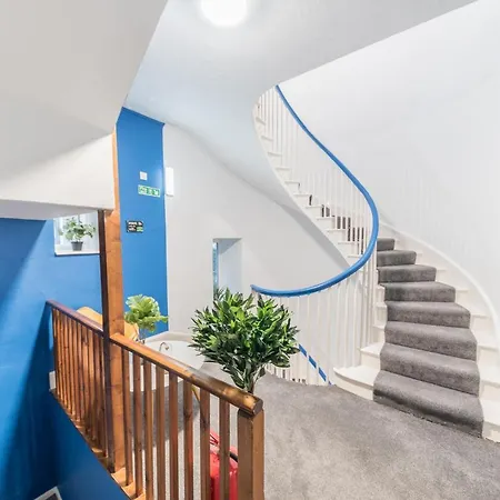 Comfortable Lovely Twin In A Quiet Location Nocleg ze śniadaniem 3*