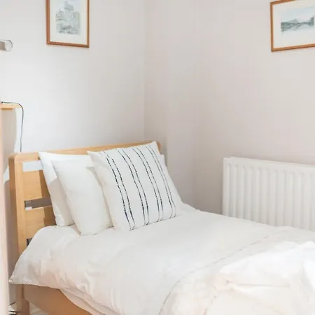 Comfortable Lovely Twin In A Quiet Location 住宿加早餐酒店 3*