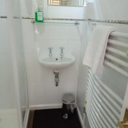 住宿加早餐酒店 Comfortable Lovely Twin In A Quiet Location